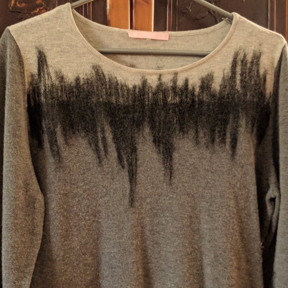 Beautiful and Unique BASLER Grey Crewneck Sweater - Picture 3 of 10